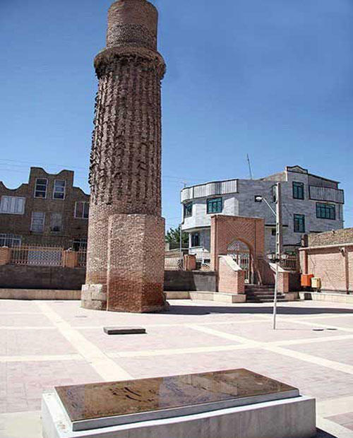 برج شمس تبریزی در شهر خوی (+عکس)