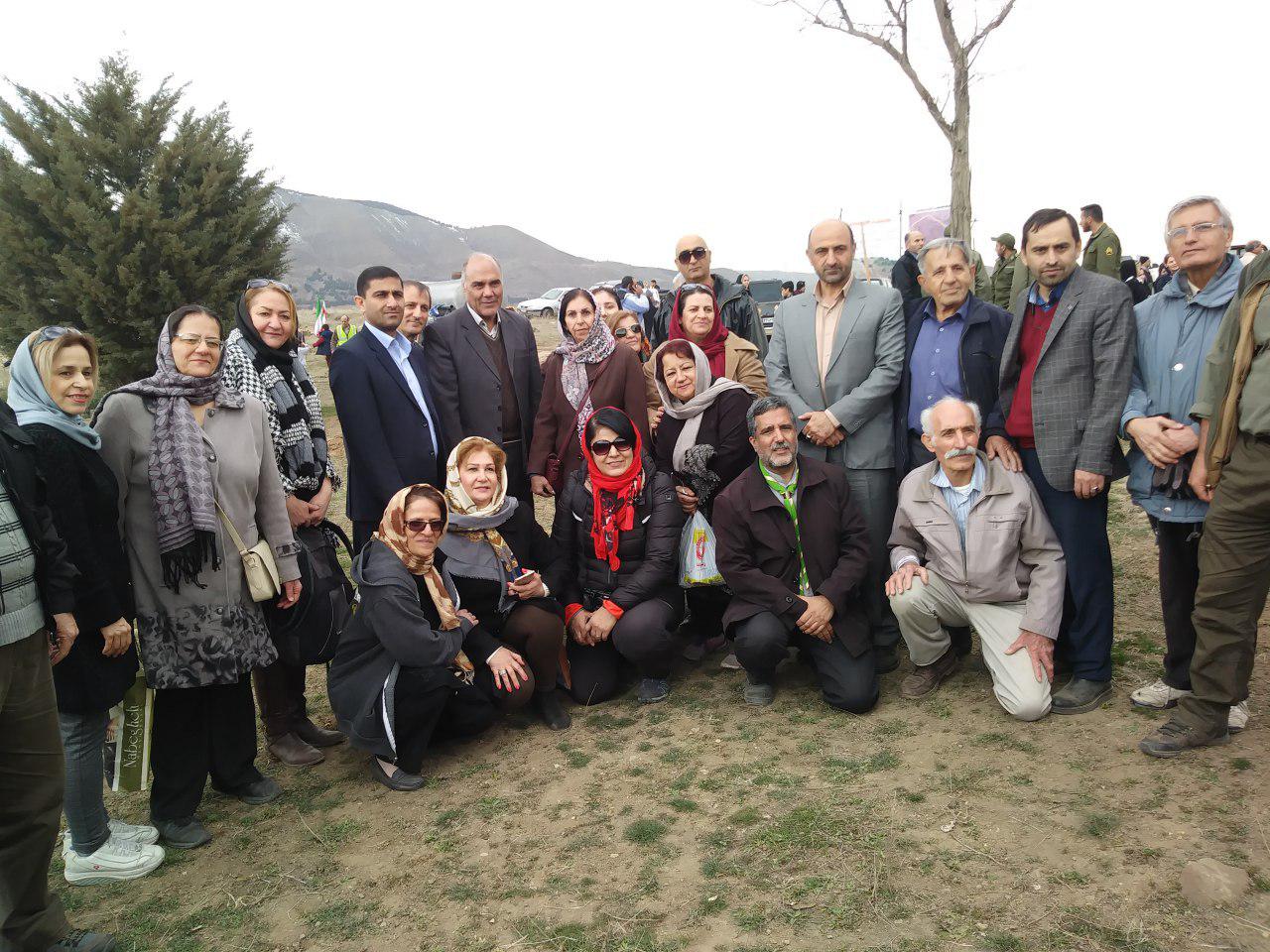 درختکاری اعضای انجمن های کلیمی، ارامنه و آشوریان در حاشیه سد لتیان درختکاری اعضای انجمن های کلیمی، ارامنه و آشوریان در حاشیه سد لتیان