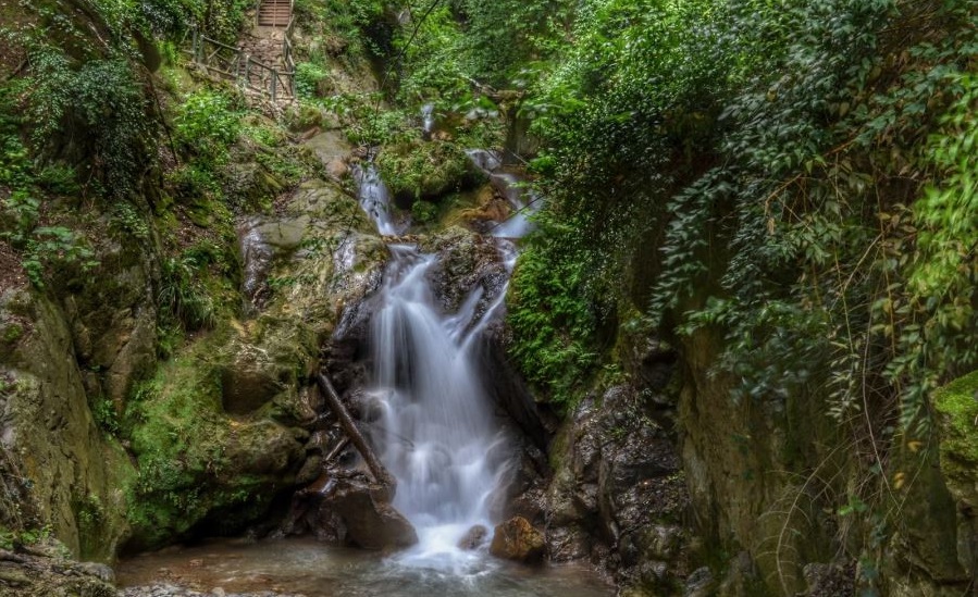 آبشار کبودوال (+عکس)
