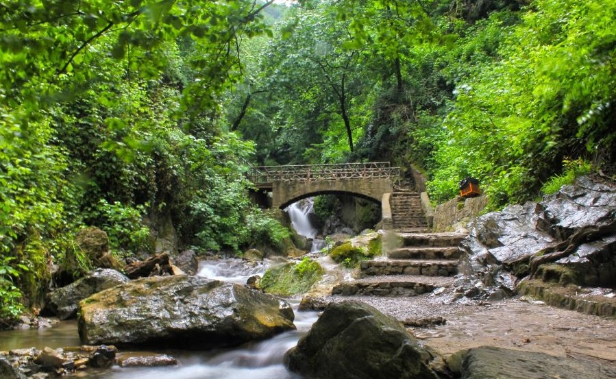 آبشار کبودوال (+عکس)
