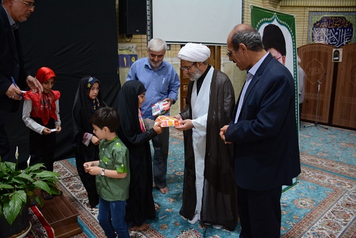 جشنواره حاميان آب و برپايي ايستگاه دوستي با آب توسط امور آب و فاضلاب محلات