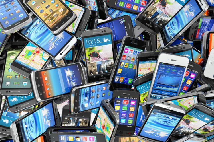 95 درصد تلفن های همراه وارداتی است