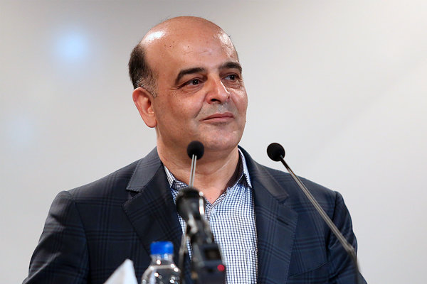 ادعا کنندگان فساد مالی در فولادمبارکه، مدارک خود را به مراجع قضایی ارائه دهند/ مدیران فولاد مبارکه وابسته به جناح سیاسی خاصی نیستند/ بخاطر افزایش فروش به کارکنان و مدیران پاداش داده نمی‌شود