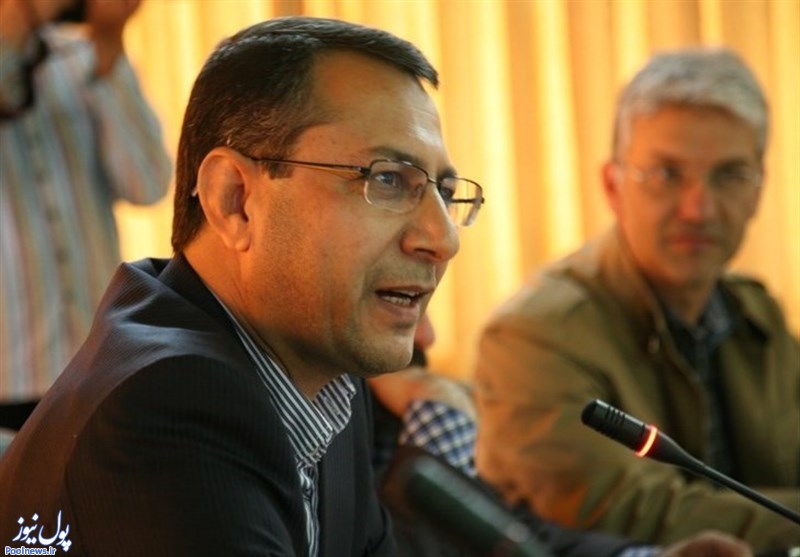 سه ماه است به مرغداران خوراک دام نداده‌اید