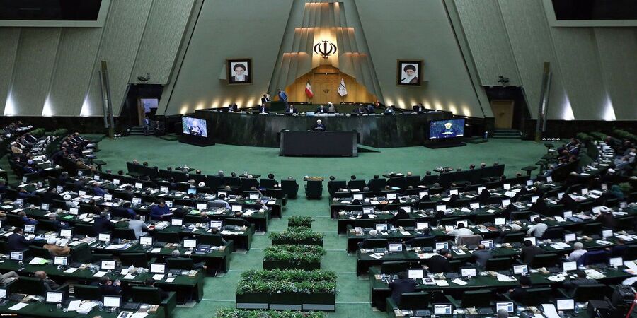 این مشاغل در سال ۱۴۰۱ مشمول مالیات می‌شوند