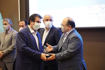 بانک رفاه موفق به دریافت نشان 