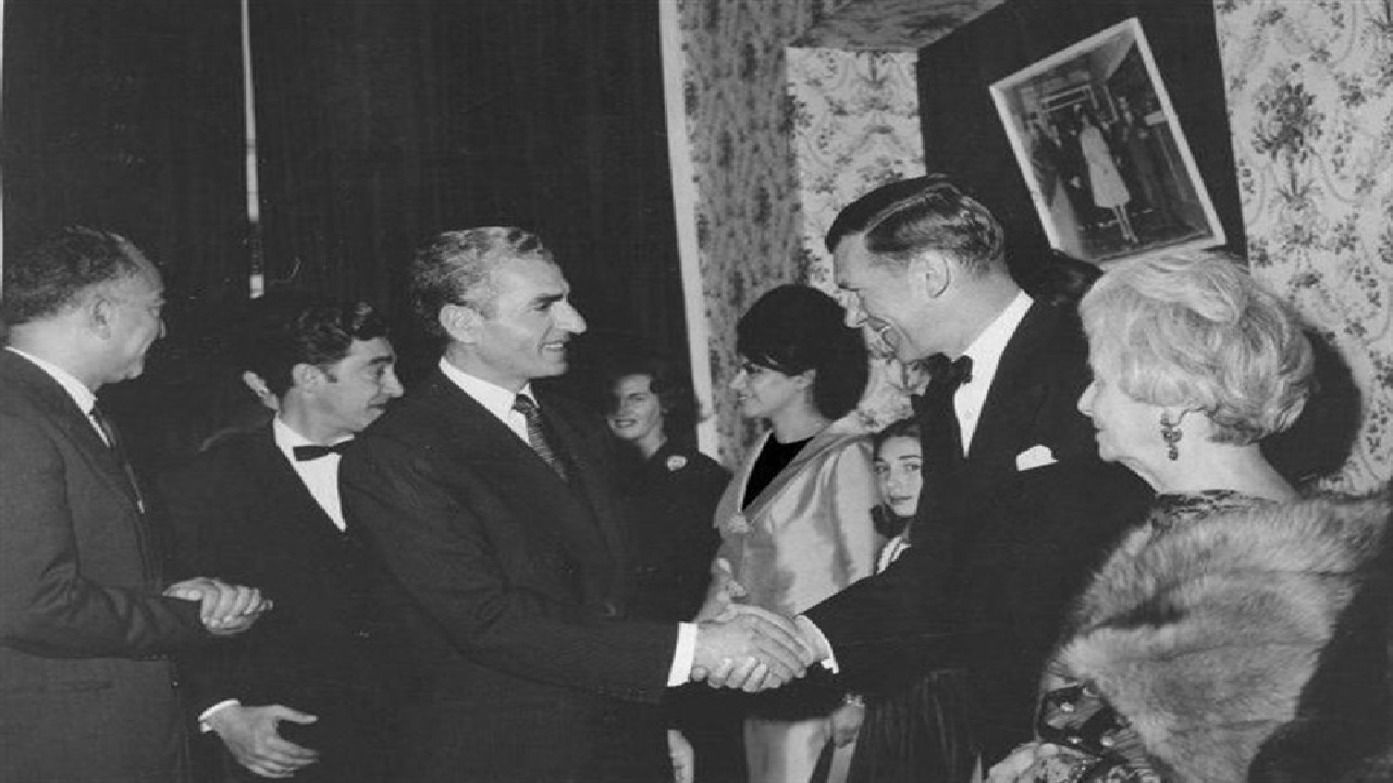 نفوذ سفارت آمریکا در تهران به روایت سولیوان؛ ۲ هزار مأمور در ایران داشتیم!