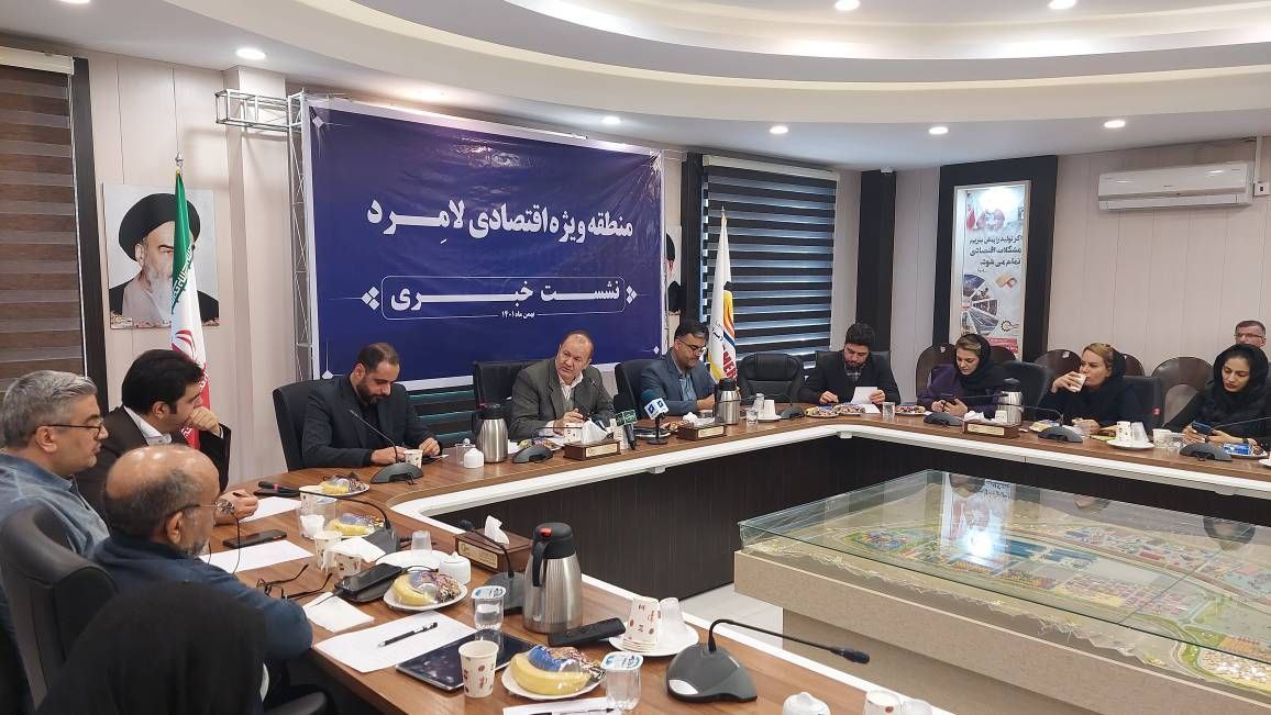 فتاحی: امضای 3 قرارداد سرمایه گذاری در حوزه های فولاد و پتروشیمی در لامرد فتاحی: امضای 3 قرارداد سرمایه گذاری در حوزه های فولاد و پتروشیمی در لامرد