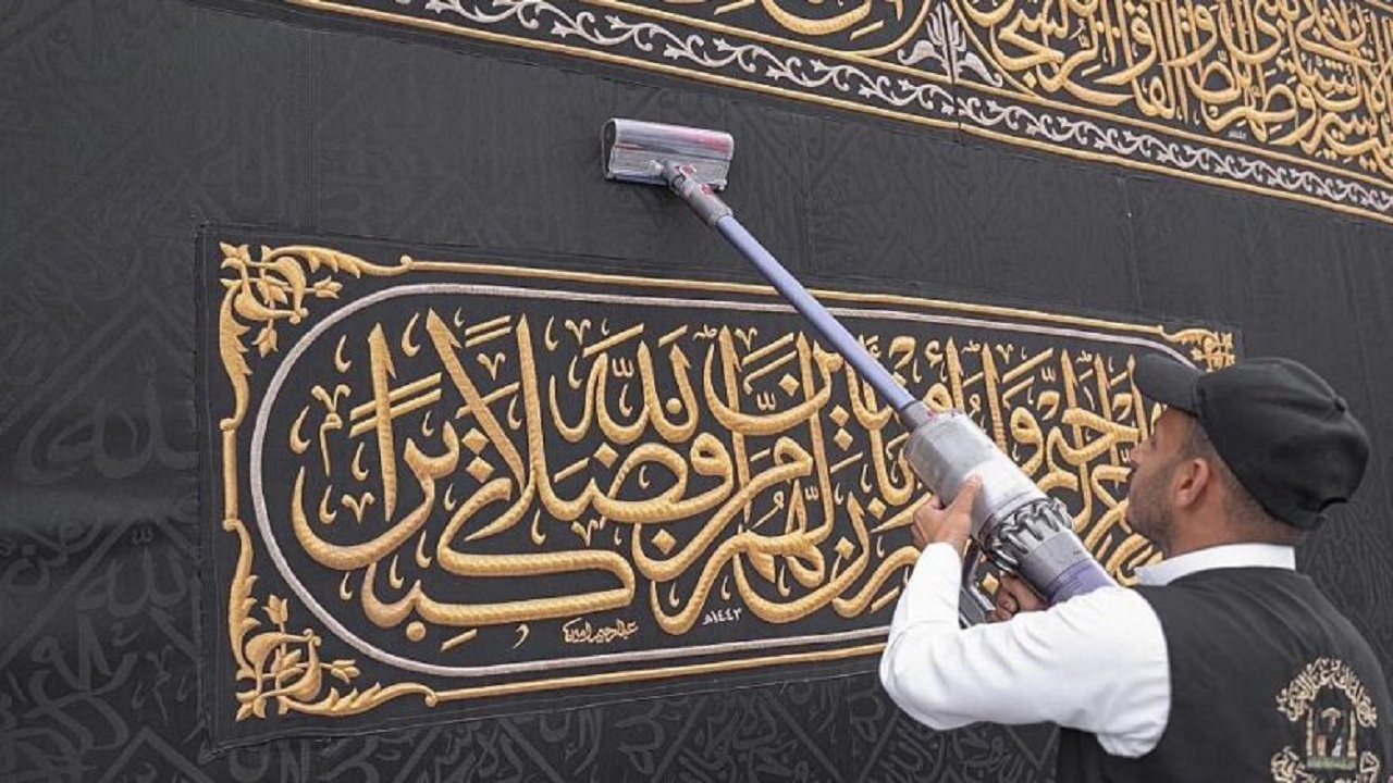 کعبه به استقبال ماه رمضان می رود + تصاویر