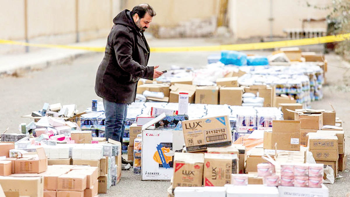 قاچاق معکوس چیست؟ / یارانه سفره مردم به جیب دلالان و کشورهای همسایه می رود قاچاق معکوس چیست؟ / یارانه سفره مردم به جیب دلالان و کشورهای همسایه می رود