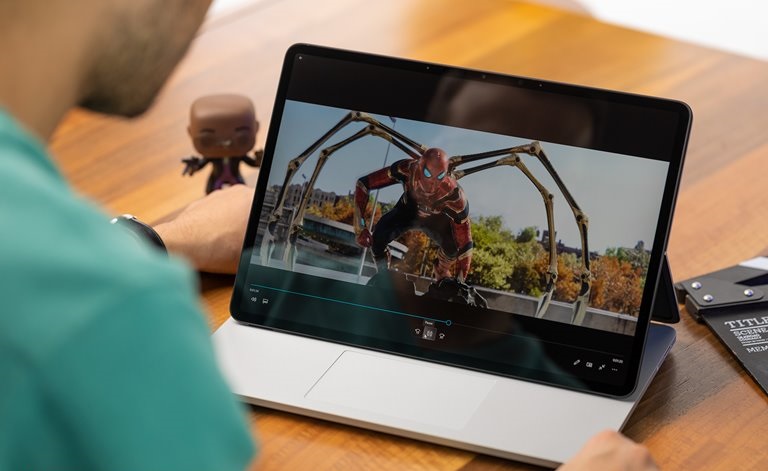 نرخ نوسازی متغیر بالأخره به سرفیس لپ تاپ استودیو اضافه شد