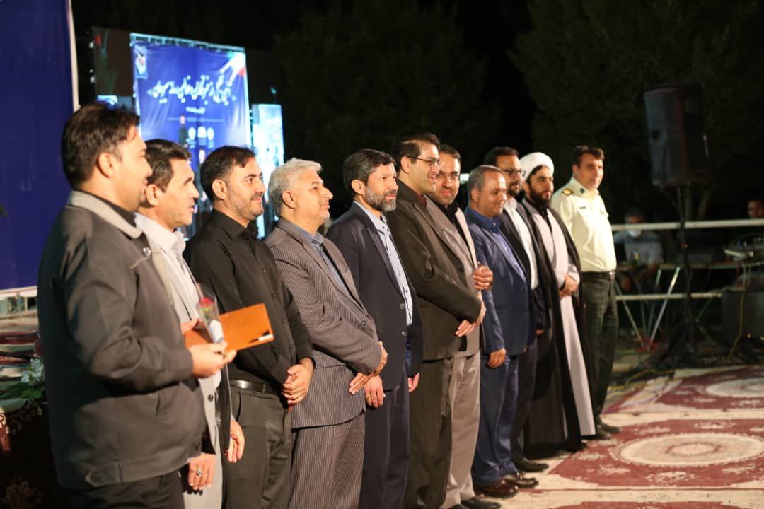 از خبرنگاران و فعالین رسانه سیرجان تجلیل شد از خبرنگاران و فعالین رسانه سیرجان تجلیل شد