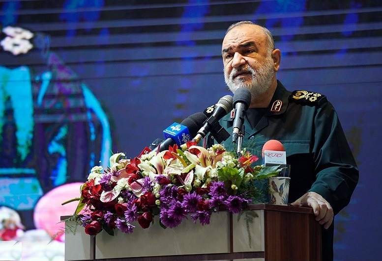 انتقاد محمد مهاجری از سردار سلامی درباره گردانهای سایبری انتقاد محمد مهاجری از سردار سلامی درباره گردانهای سایبری