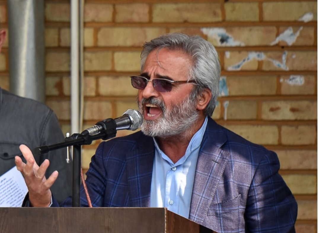 بار تصمیمات غلط بر دوش فقرا و محرومان