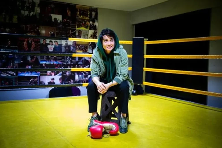 تینا آخوندتبار